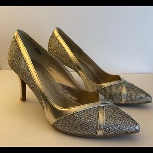 Gold 3” beautiful heels